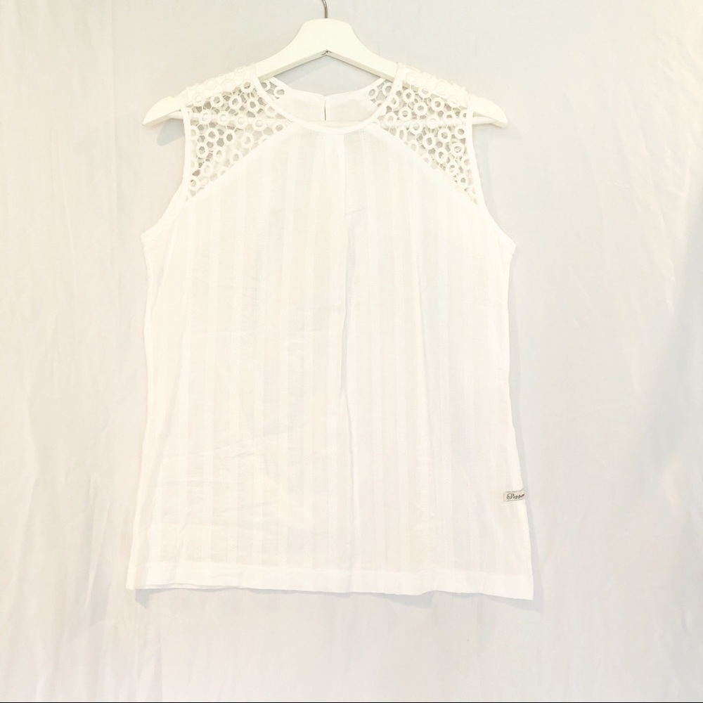 Peppermint Sleeveless White Cut-Out Top Size M